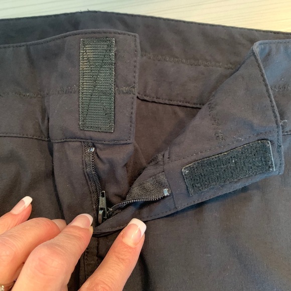 Black Bermuda Lululemon Shorts SZ 4 - Picture 5 of 6